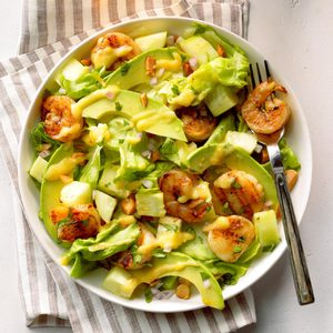 Shrimp ‘n’ Scallops Tropical Salad