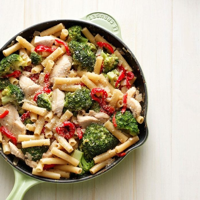Skillet Ziti With Chicken And Broccoli Exps71506 Sd19999446b10 08 1bc Rms 2