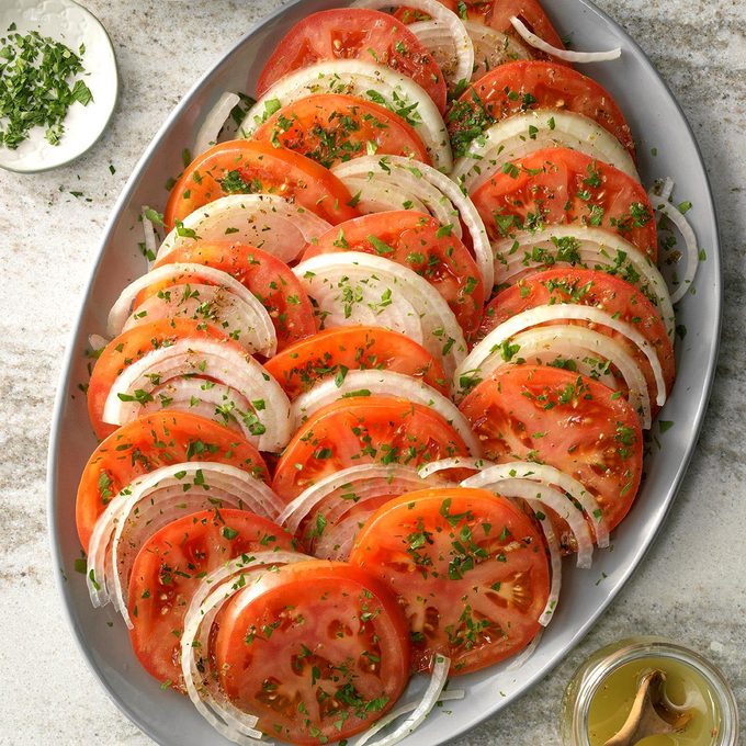 Sliced Tomato Salad Exps Scmbz19 122886 C01 24 2b 13