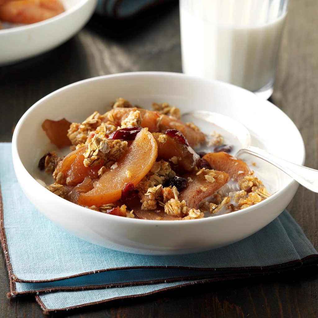 Slow-Cooked Breakfast Apple Cobbler