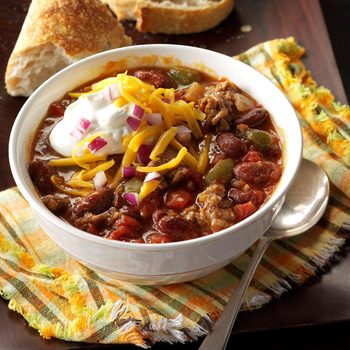 Slow-Cooked Chunky Chili Recipe: How to Make It