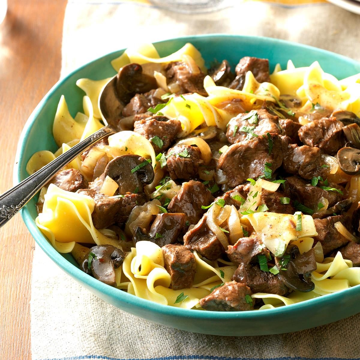 Slow-Cooker Beef Tips Burgundy