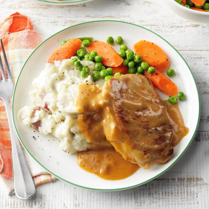 Slow Cooker Saucy Pork Chops Exps Scsbz21 20238 E01 22 4b 2