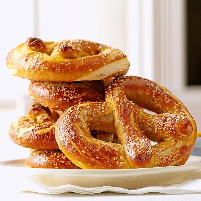 Soft Beer Pretzels Exps114654 Th132767b05 10 2bc Rms 5