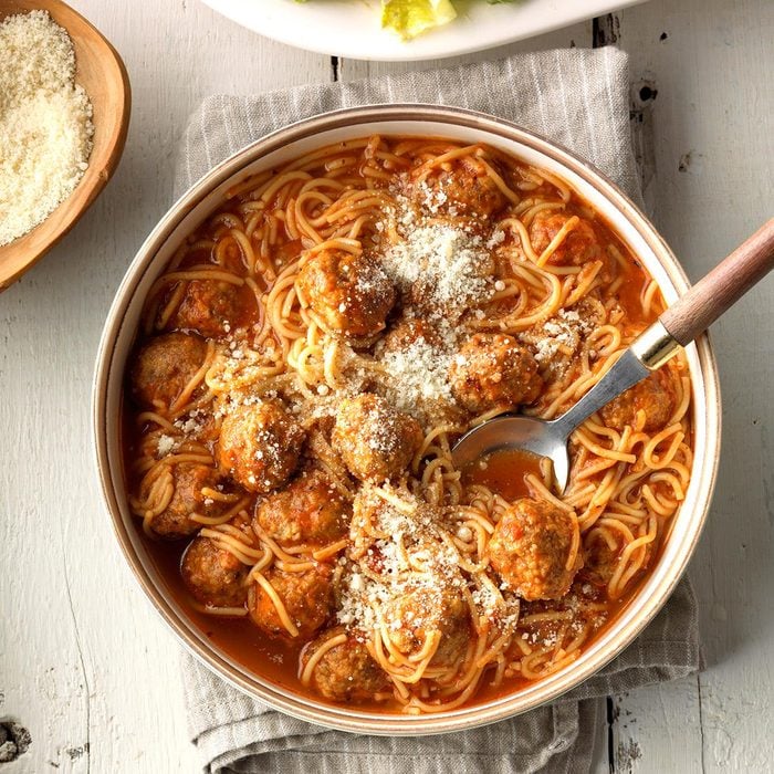 slow cooker soup recipes - Spaghetti & Meatball Soup
