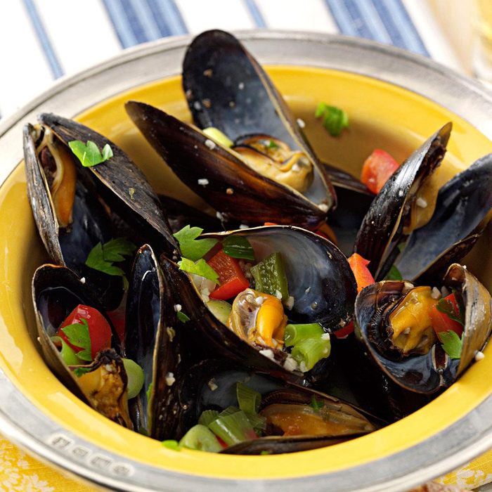 Steamed Mussels with Peppers