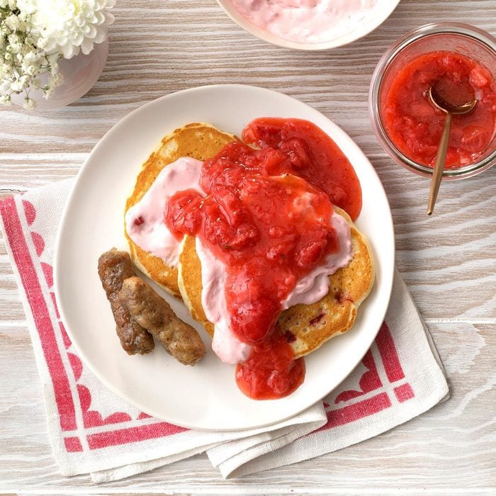 Strawberry Cheesecake Pancakes Exps Bmz19 138301 C12 04 2b 14