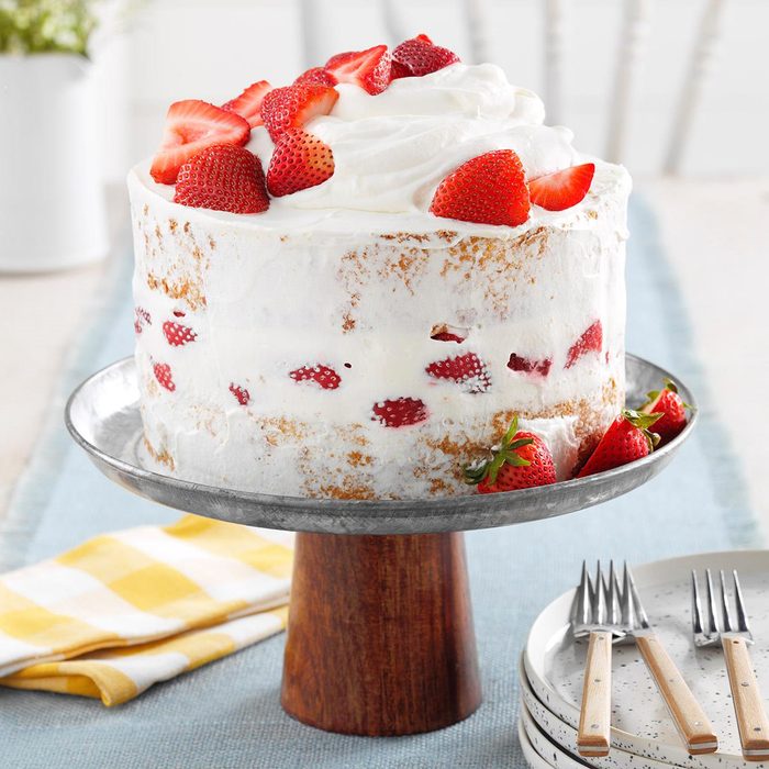 Strawberry Mascarpone Cake Exps Ffdrdtb21 78863 E04 08 3b
