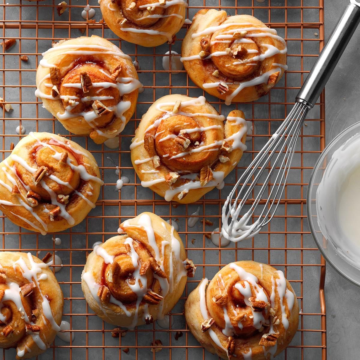 Strawberry Pecan Yeast Rolls Exps Bmz19 30813 B12 04 7b