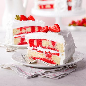 Strawberry Poke Cake Recipe: How to Make It