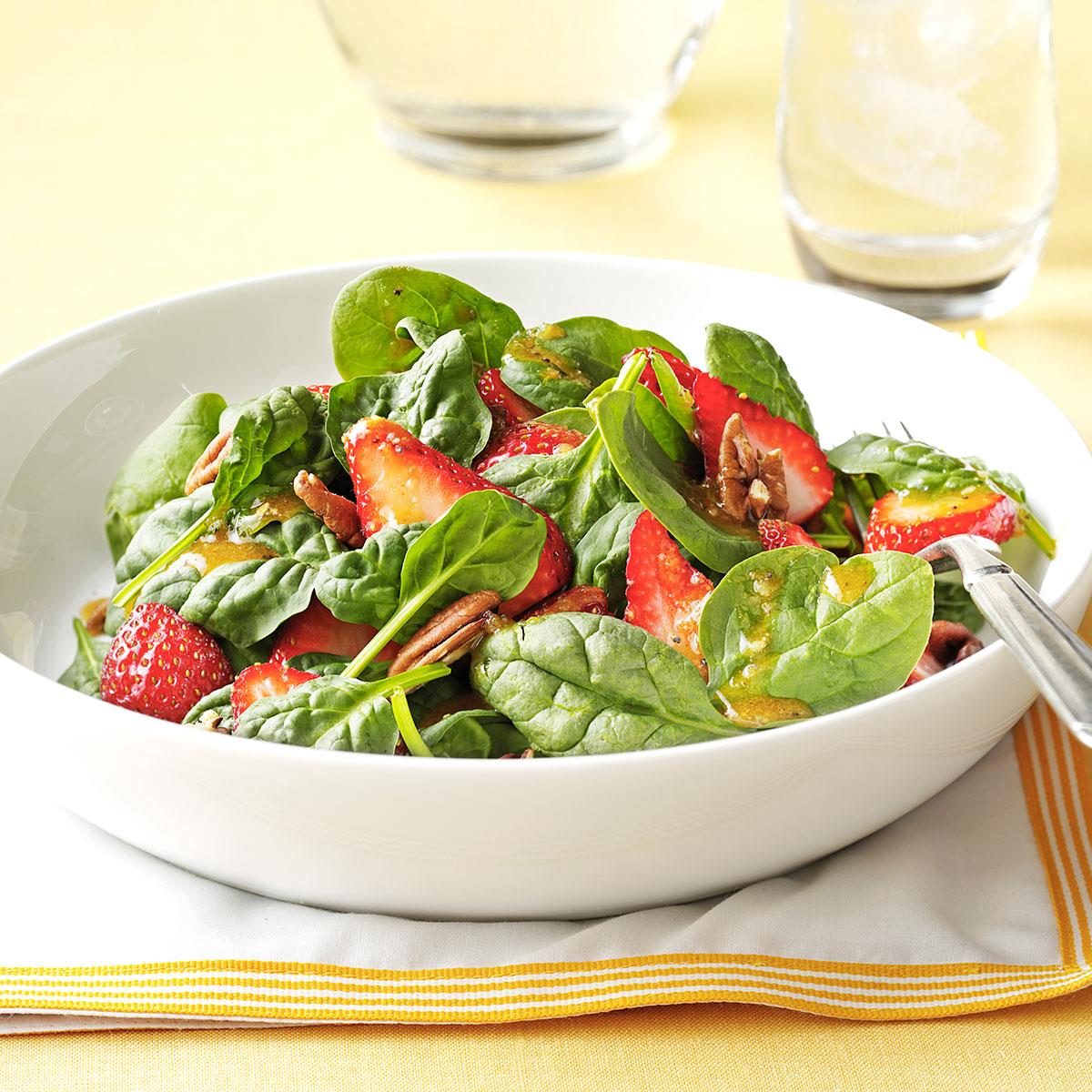 Strawberry Spinach Salad With Poppy Seed Dressing Exps68299 Th2379797b11 15 3bc Rms 2