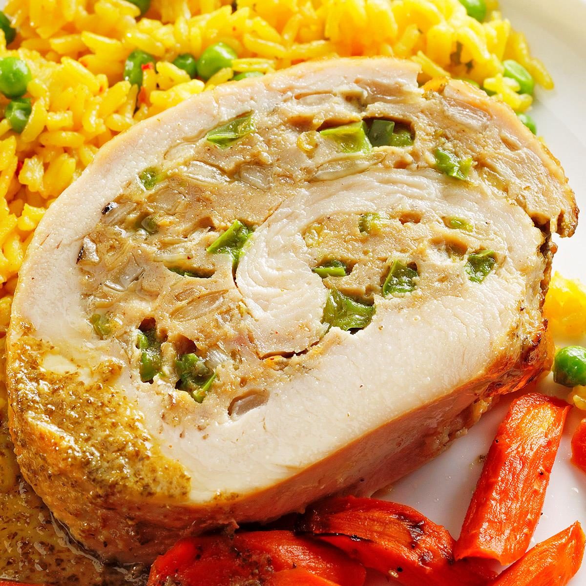 Stuffed Turkey With Mojo Sauce Exps Tohca22 110309 E08 26 2b Ap