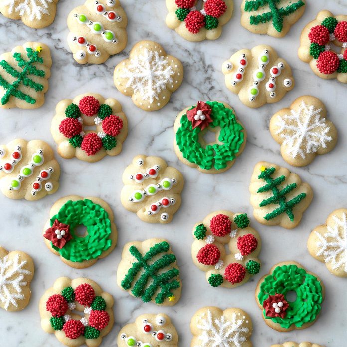 30 Christmas Cookie Decorating Ideas, from Santa to Snowflakes