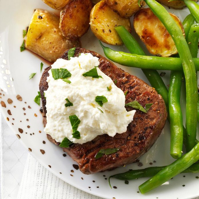 Tenderloin With Horseradish Cream Cheese Exps50207 Th133086a08 01 8bc Rms 3