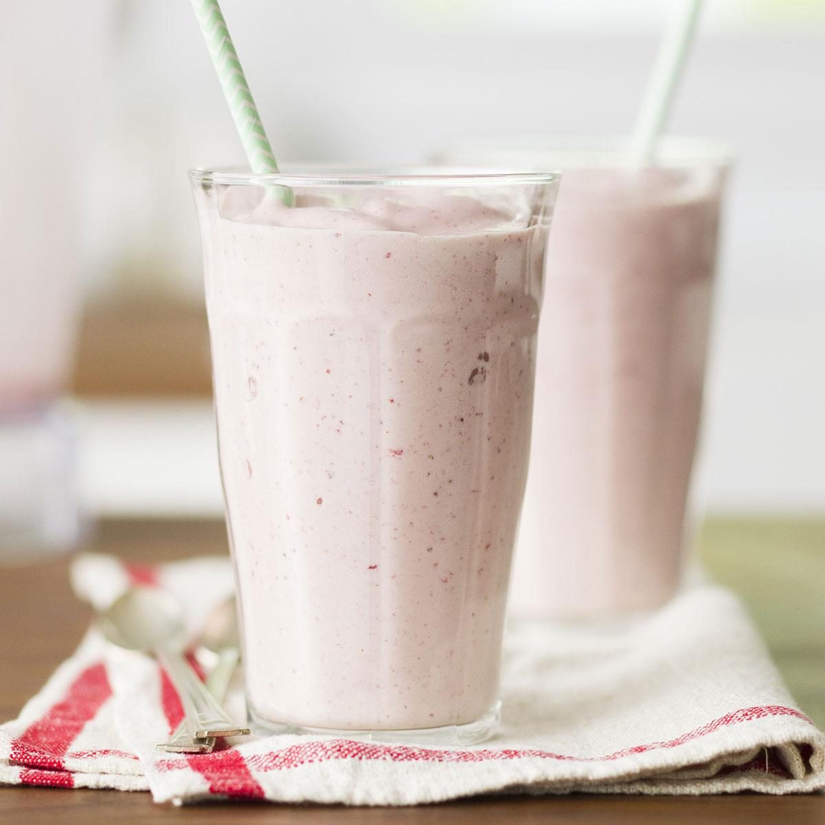 Chocolate Vanilla Strawberry Milk Shake Milkshake Collection Straw