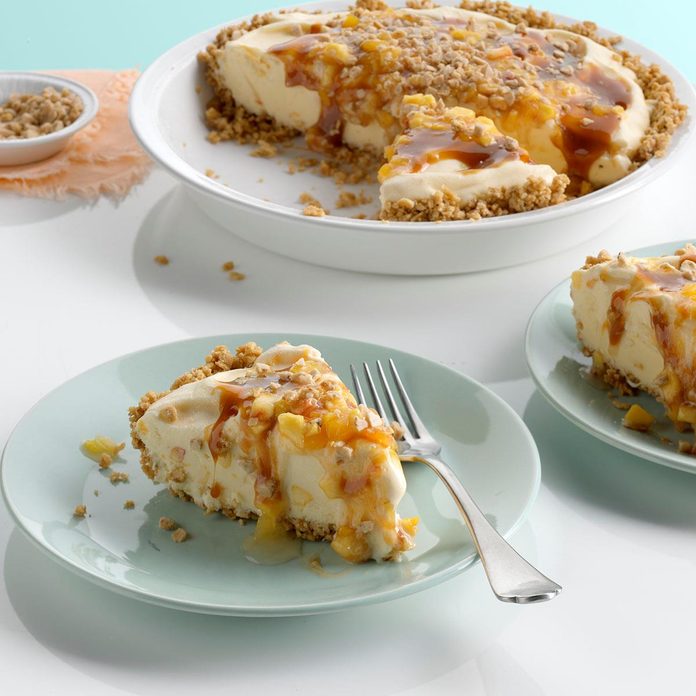 Toffee Peach Ice Cream Pie Exps Thjj17 146183 B02 02 10b 1