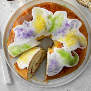 Traditional New Orleans King Cake