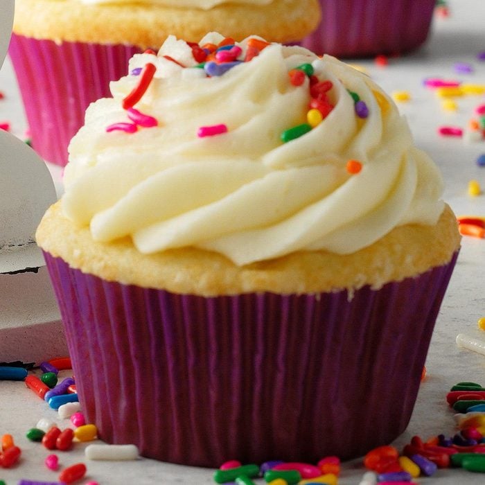 Very Vanilla Cupcakes Exps Hca23 164667 Dr 09 22 12b