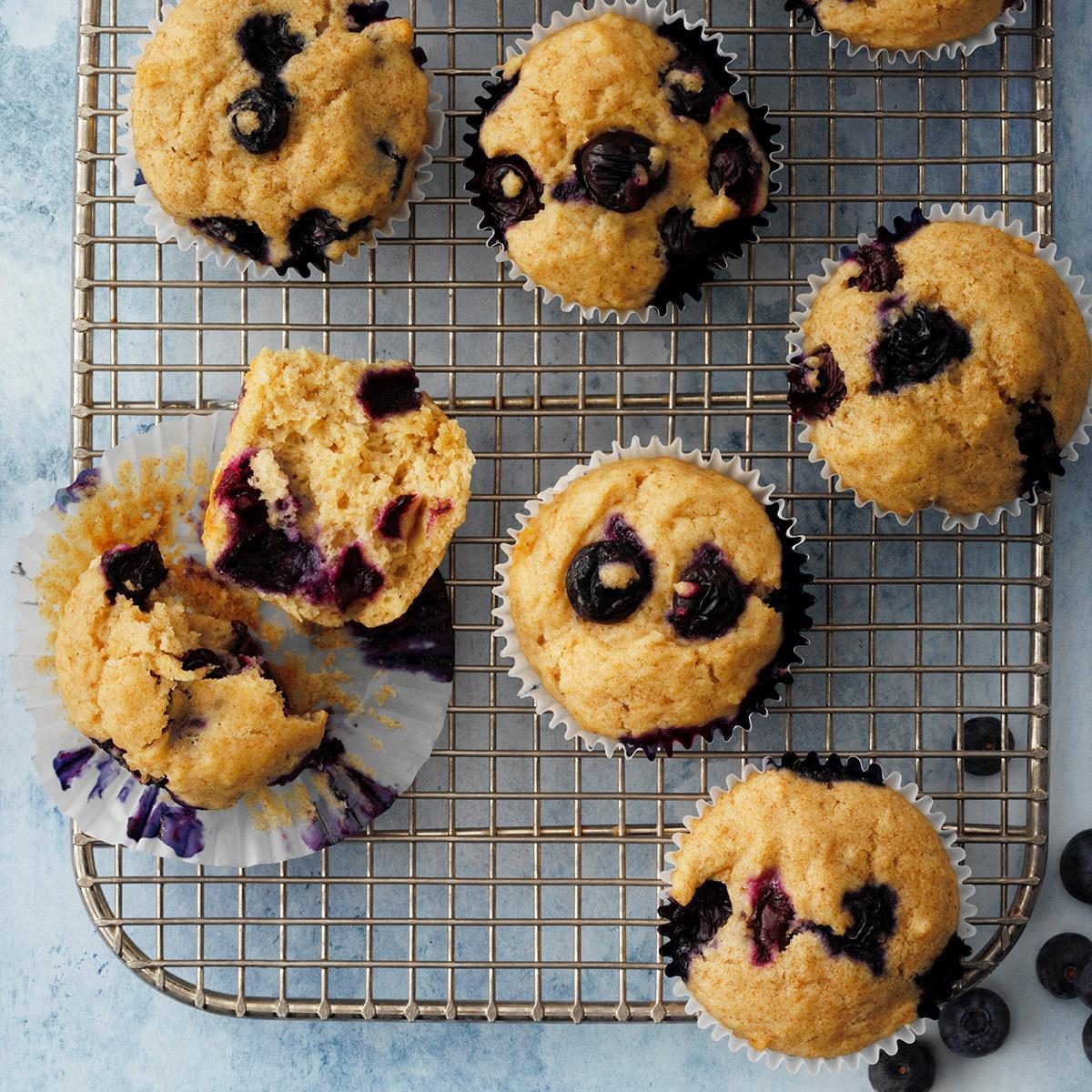 Whole Wheat Blueberry Muffins Exps Fttmz20 34926 E03 04 7b 1