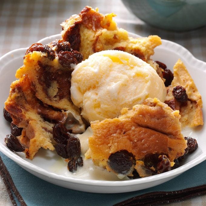 Slow-Cooker Cinnamon Roll Pudding
