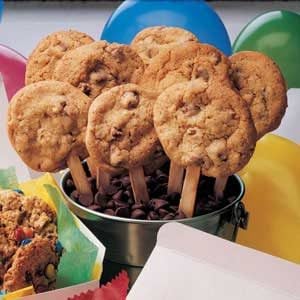 Quick Chocolate Chip Cookie Pops