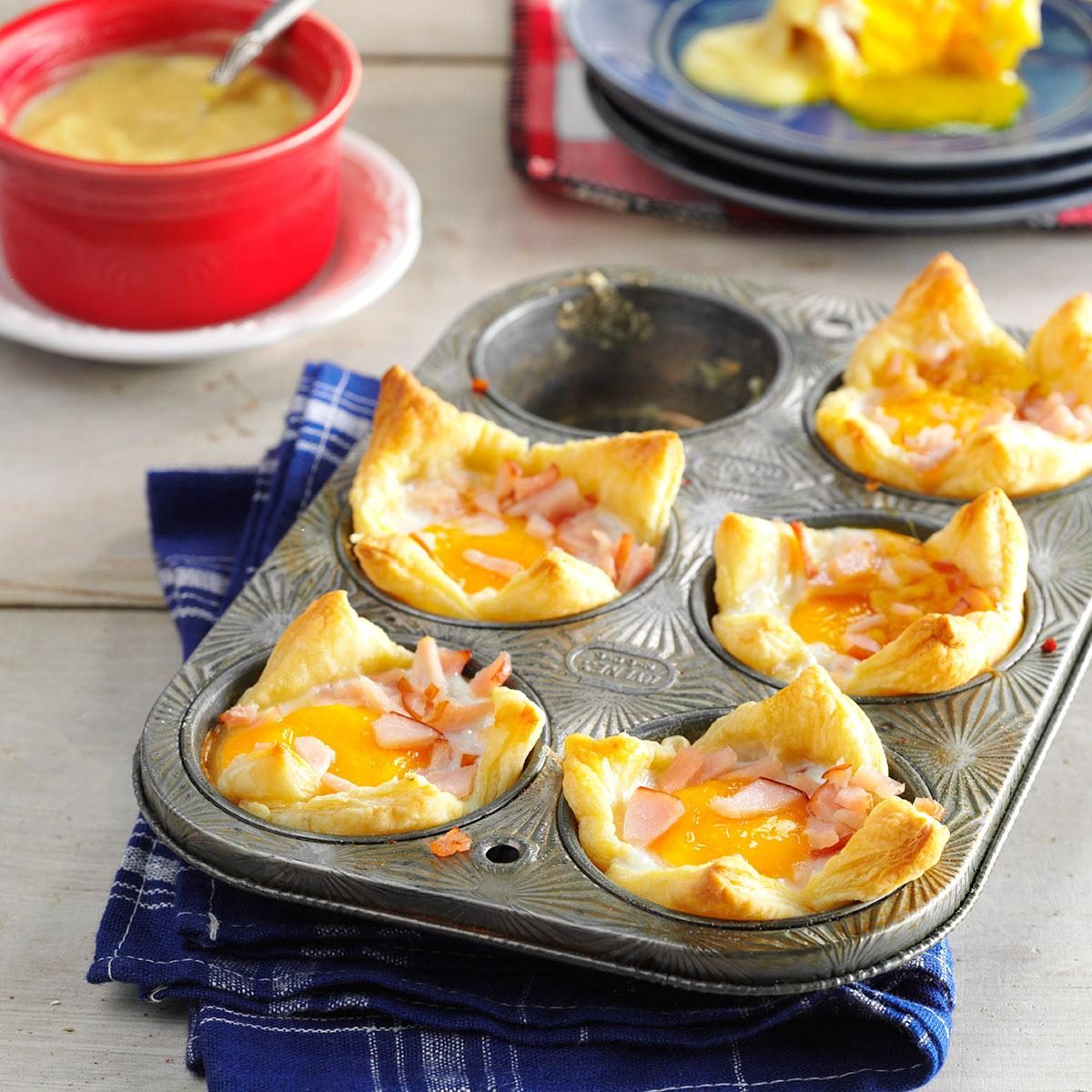 Scrambled eggs in filo cups - Serving Dumplings