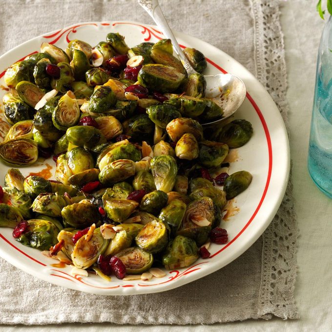 roasted brussels sprouts with cranberries and almonds