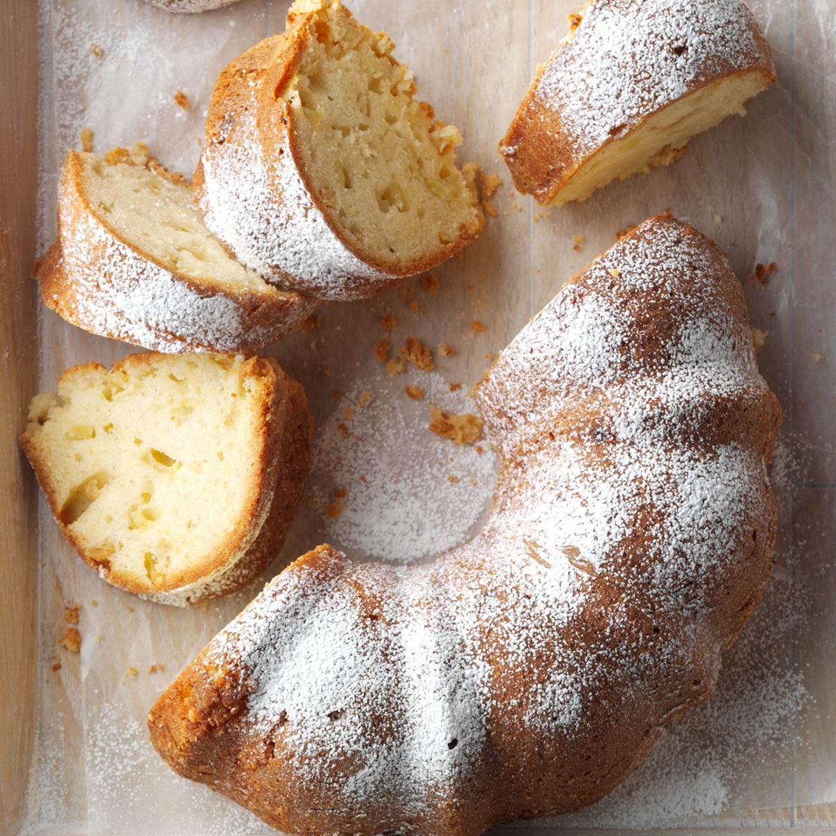 Aunt Lou's Fresh Apple Cake