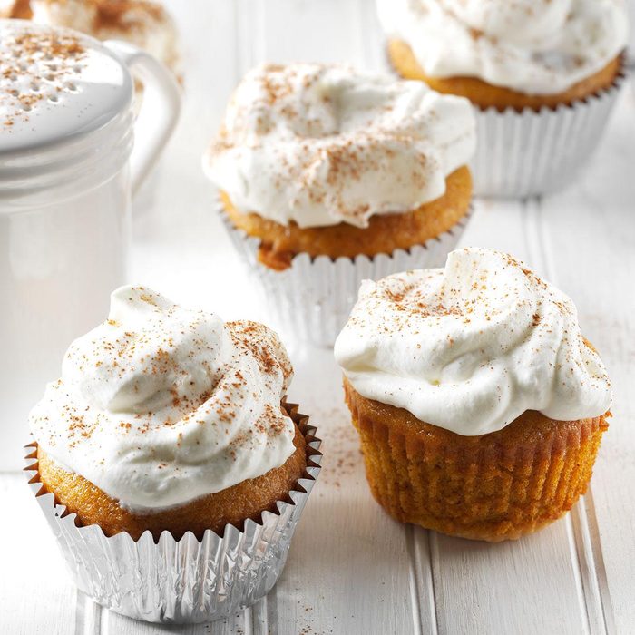 Pumpkin Pie Cupcakes with Whipped Cream