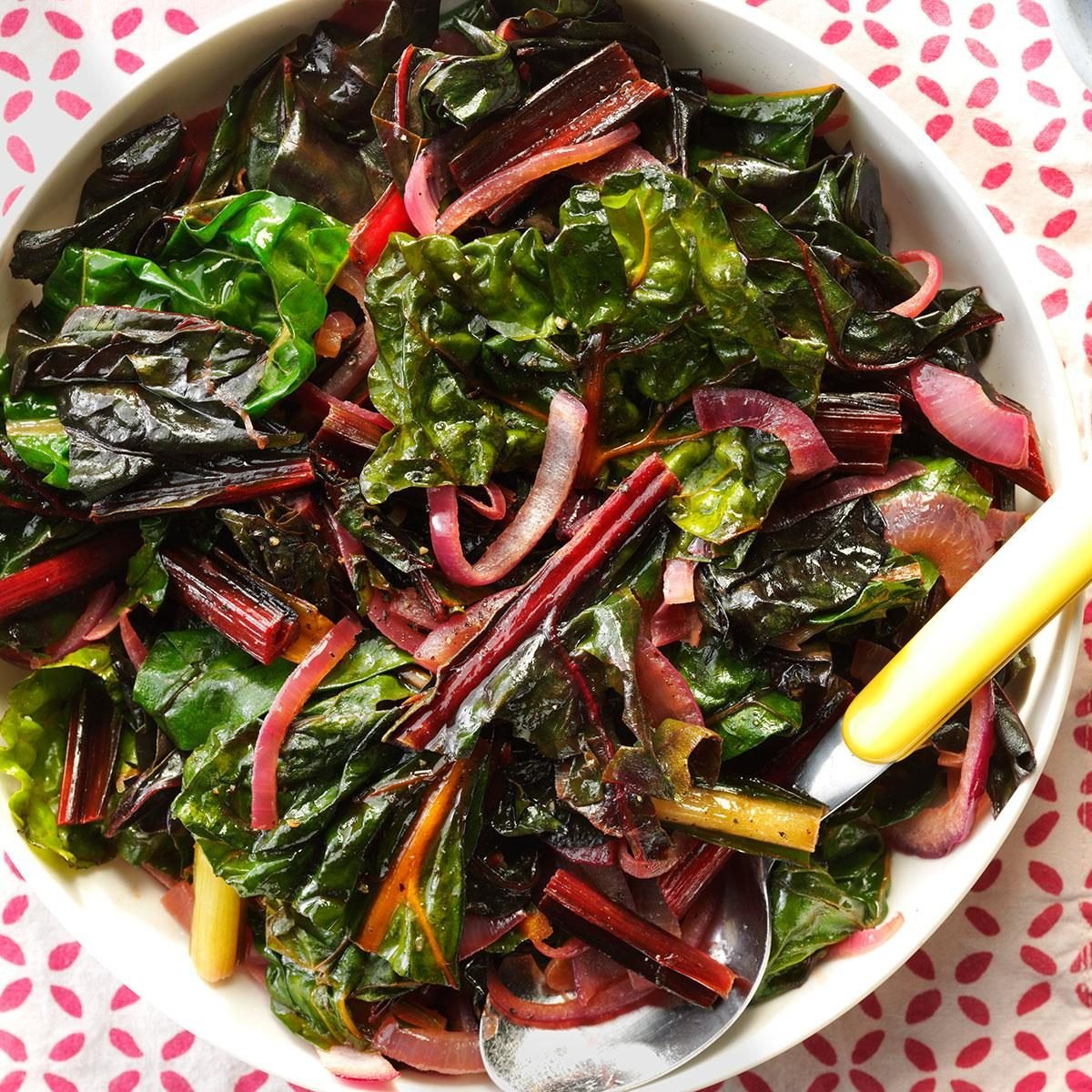 20 Types of Greens to Spruce Up Your Meals