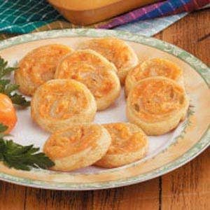 Chili Cheddar Pinwheels