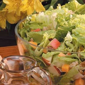 Apple-Cheddar Tossed Salad