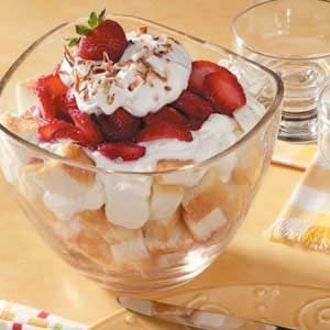 Strawberry Yogurt Trifle