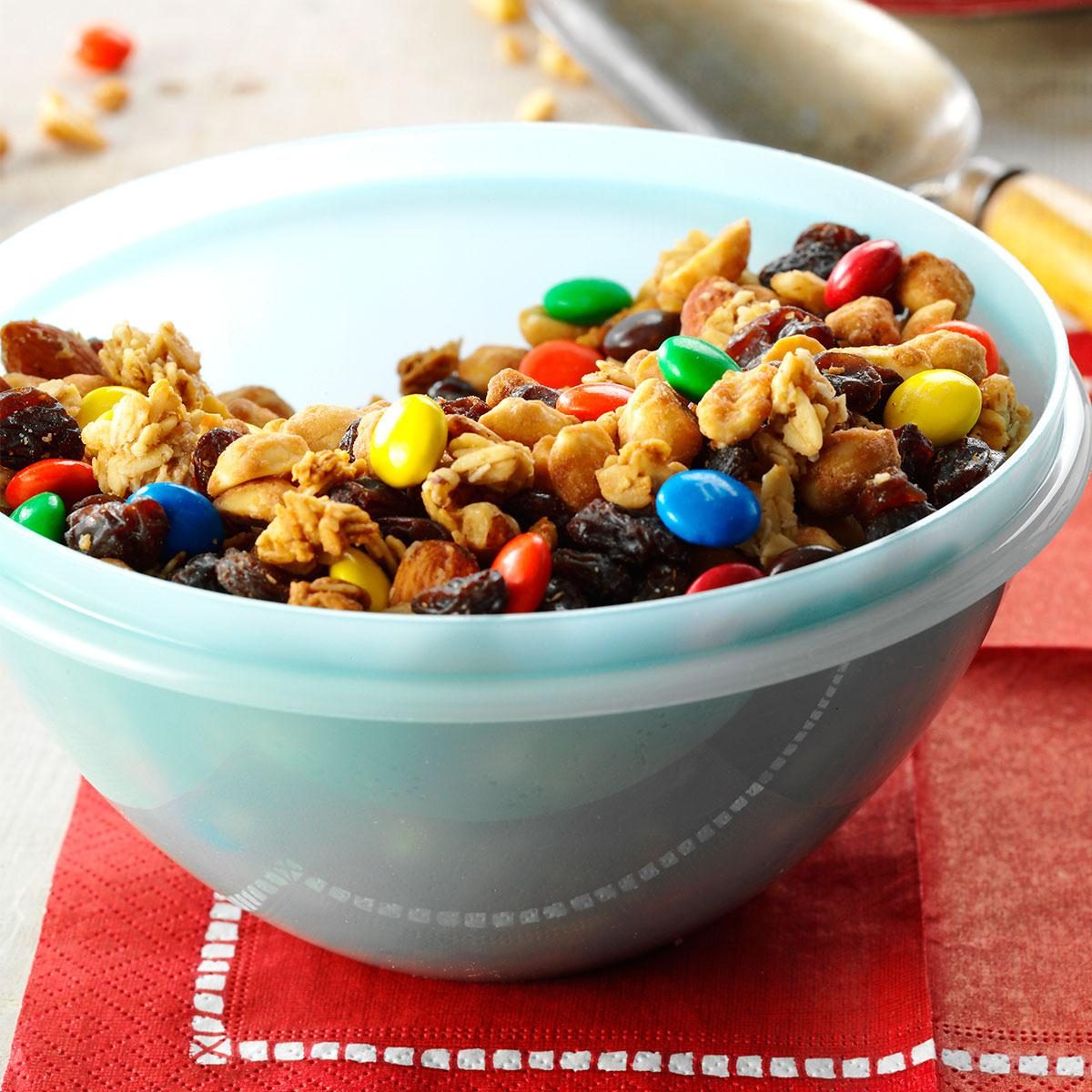 Granola Trail Mix Recipe: How to Make It