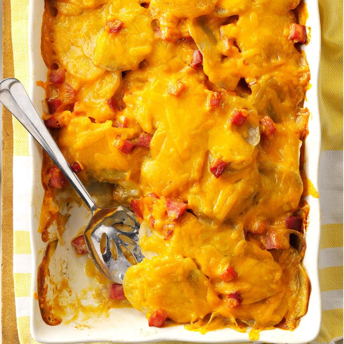 South Dakota: Scalloped Potatoes 'n' Ham Casserole