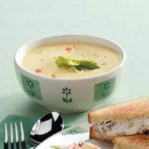 Creamy Vegetable Soup with Cheese