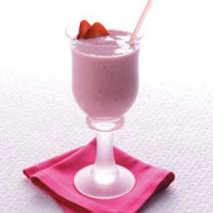 Strawberry Yogurt Smoothies with Banana