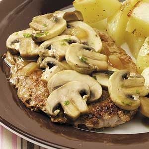 Veal with Mushroom-Wine Sauce