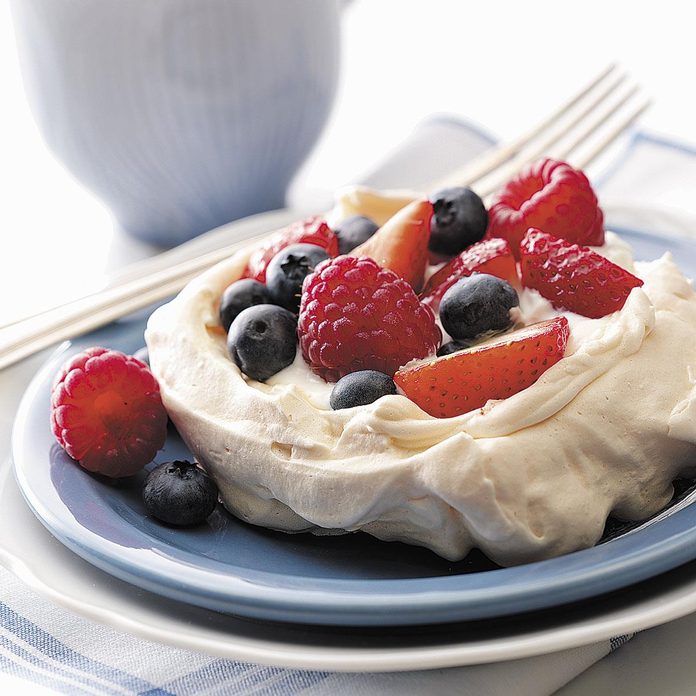 Meringues with Fresh Berries