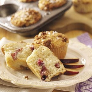 Streusel-Topped Plum Muffins