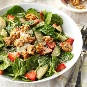 Strawberry Spinach Salad with Candied Walnuts