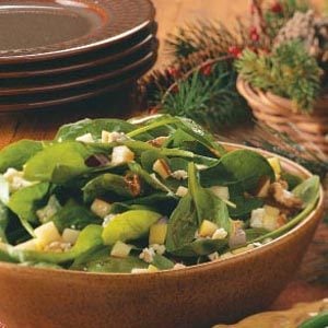 Lynn’s Spinach & Apple Salad