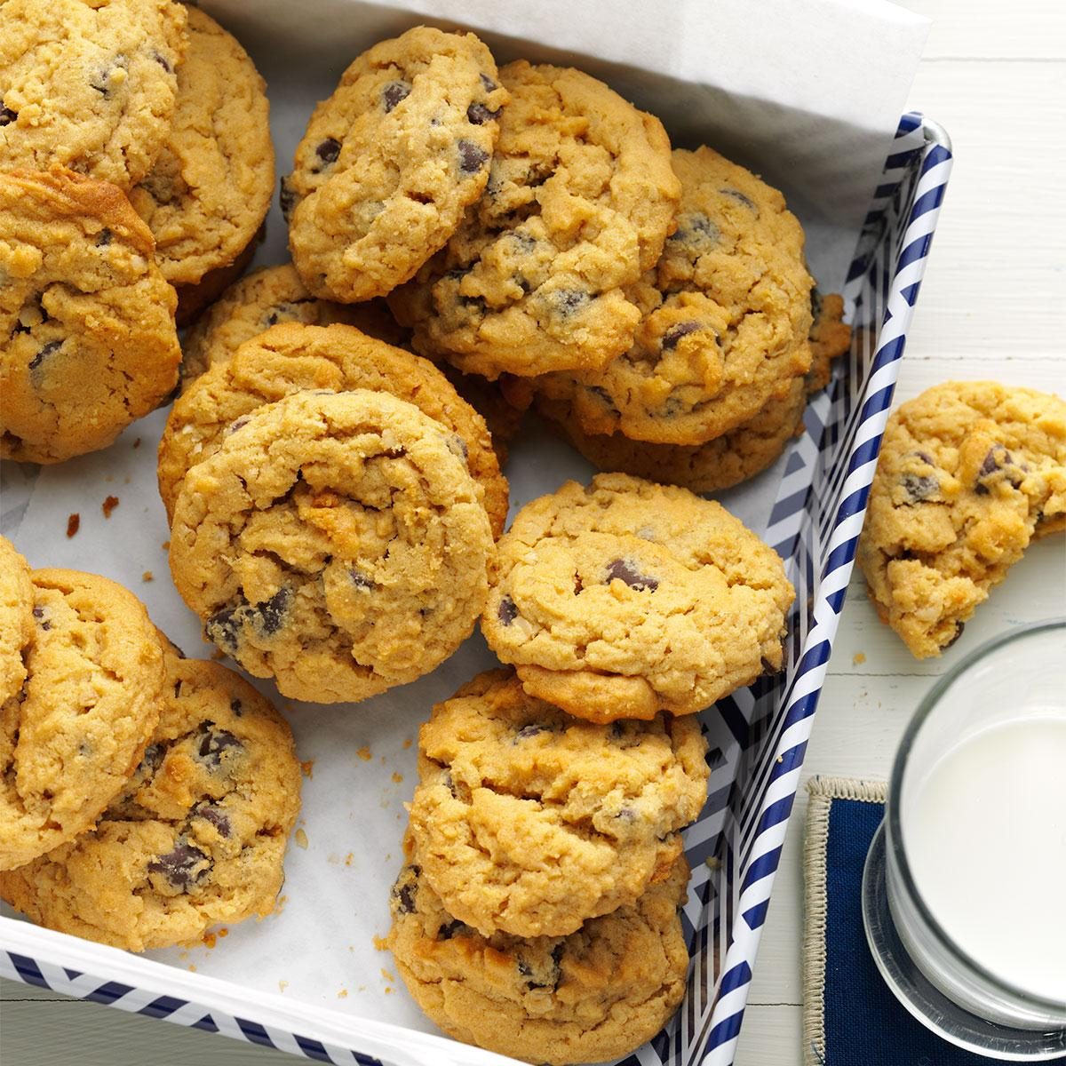 Oat-Rageous Chocolate Chip Cookies