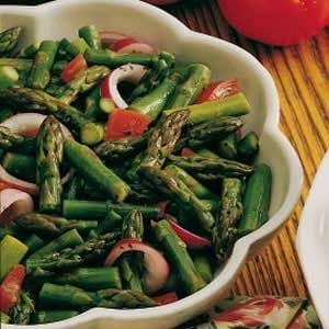 Asparagus-Tomato Salad with Dressing