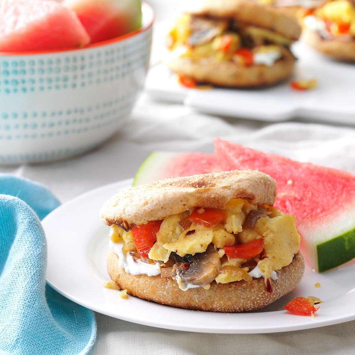 English Muffin Breakfast Sandwich - Recipes