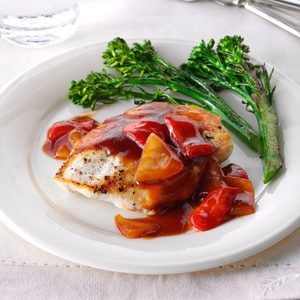 Skillet Chicken with Barbecue Onion