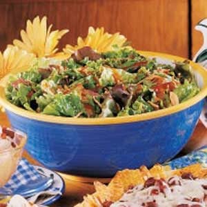 Tossed Salad with Cashews