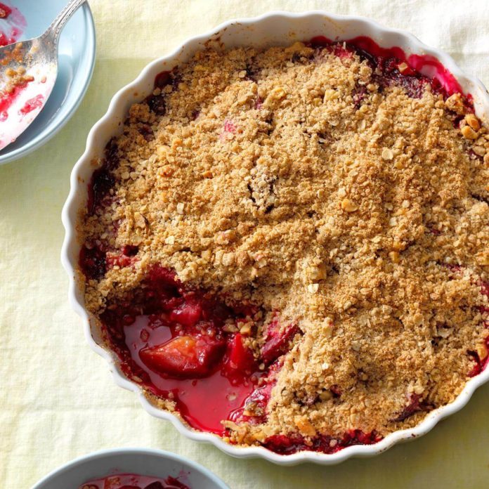 Plum Crisp with Crunchy Oat Topping