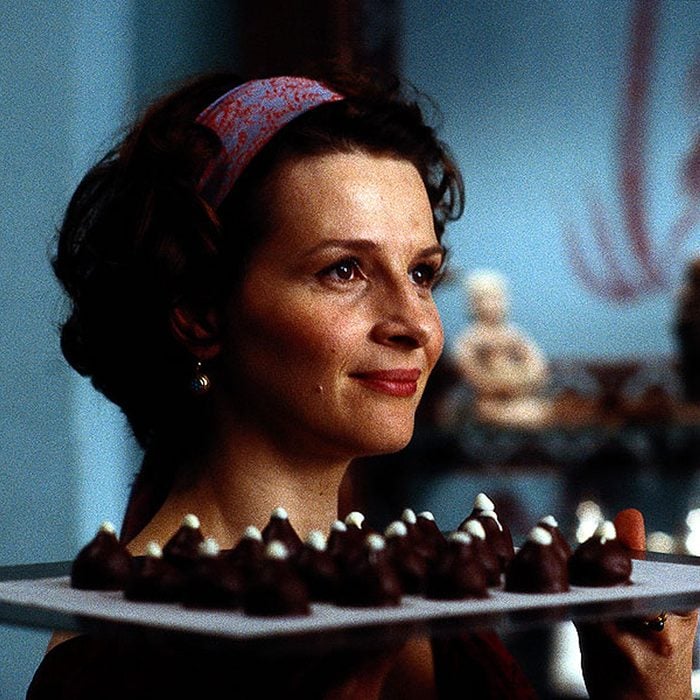 No Merchandising. Editorial Use Only. No Book Cover Usage. Mandatory Credit: Photo by Moviestore/REX/Shutterstock (1539506a) Chocolat, Juliette Binoche Film and Television