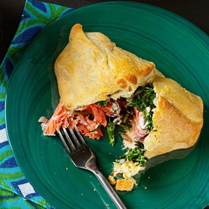 spinach salmon bundles